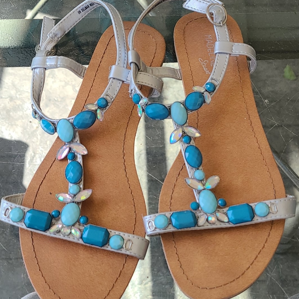 EUC Bejeweled sandals 👡